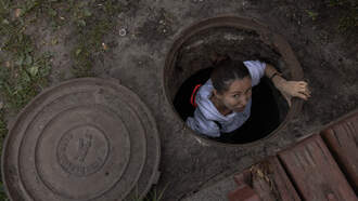 Man Exposes People Living In The Sewers Of San Francisco Started Fire!