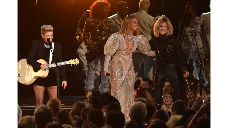 The 50th Annual CMA Awards - Show