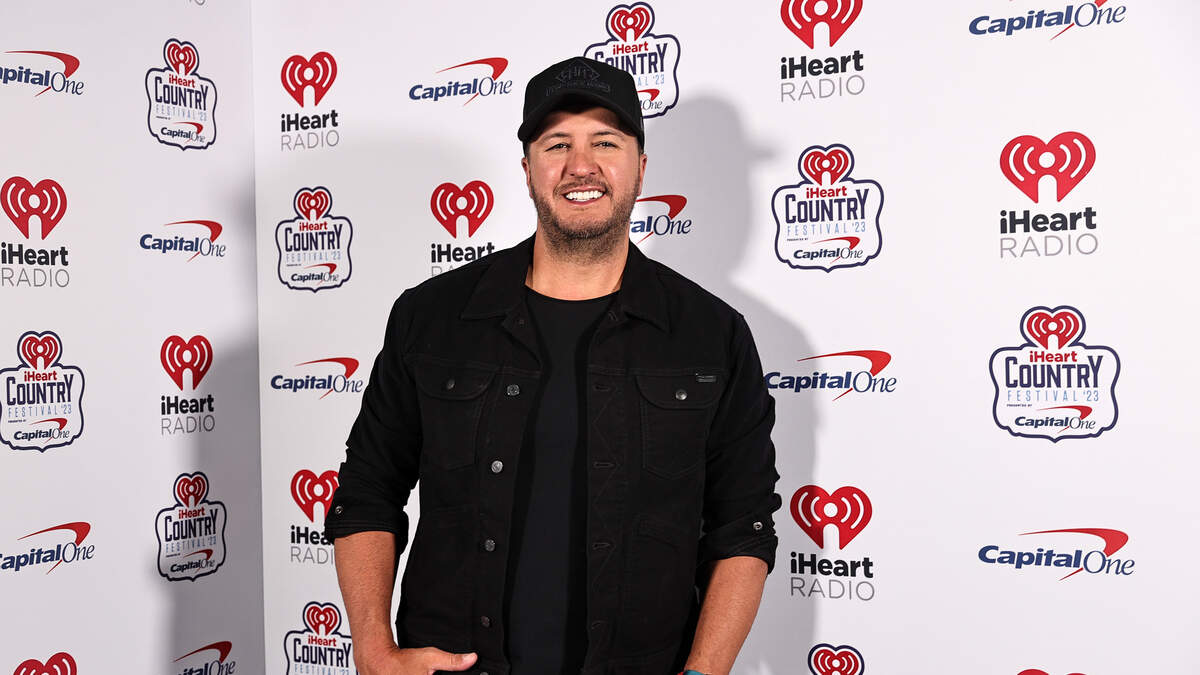 Luke Bryan Announces Guests For Farm Tour Stop In Shelbyville, Kentucky