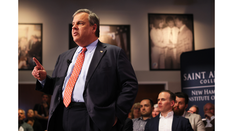 Chris Christie Attends Town Hall Event In New Hampshire