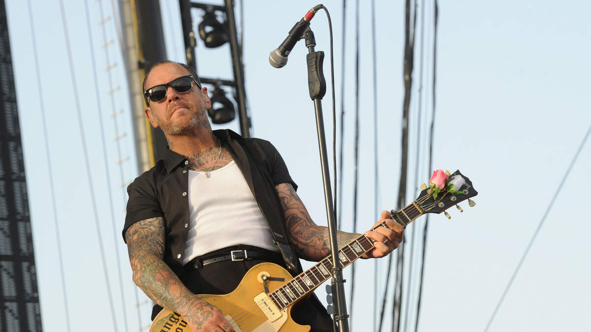 Social Distortion's Mike Ness Diagnosed with Tonsil Cancer,Issues ...