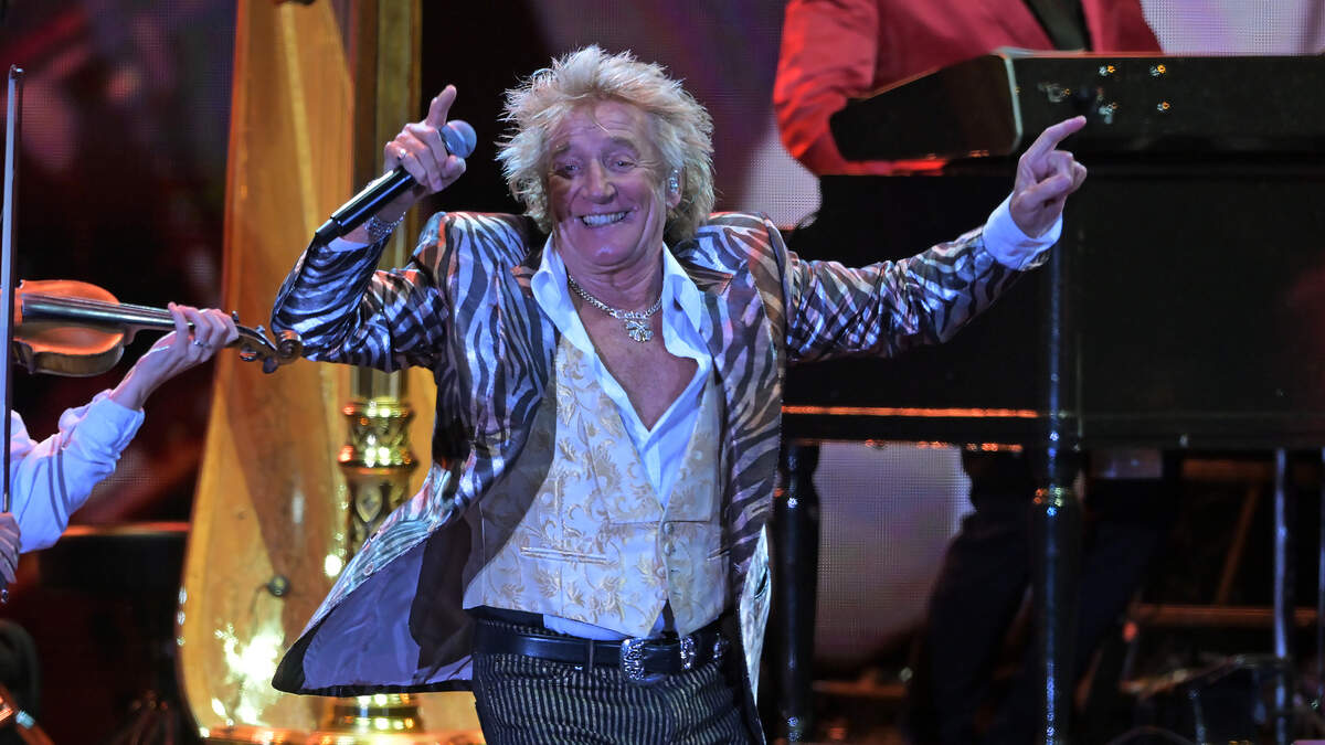 Age wearying Rod Stewart? No, it's put a swing in his step