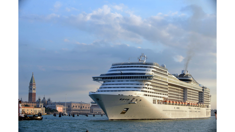 ITALY-VENICE-CRUISE-PROTEST