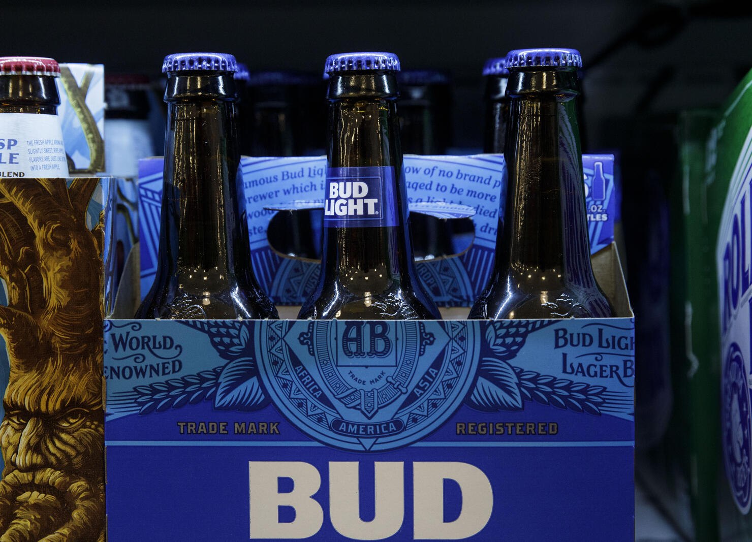 Budweiser And Bud Light Losing Market Share In U.S. As Craft Beer Continues Gain In Popularity