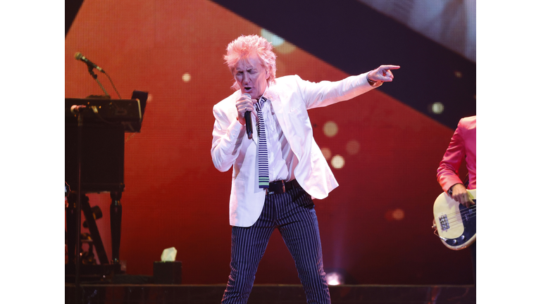 Rod Stewart With Cheap Trick In Concert - Nashville, TN