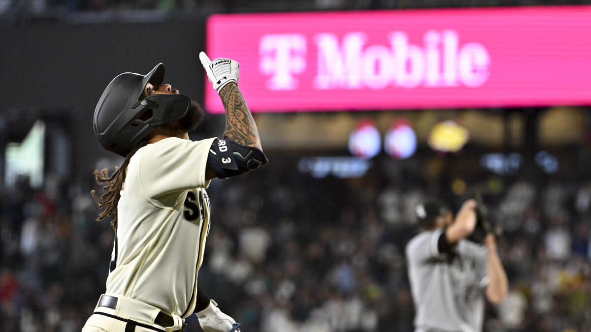 White Sox rookie Zach Remillard ties game in ninth, wins it in 11th vs.  Mariners in MLB debut 