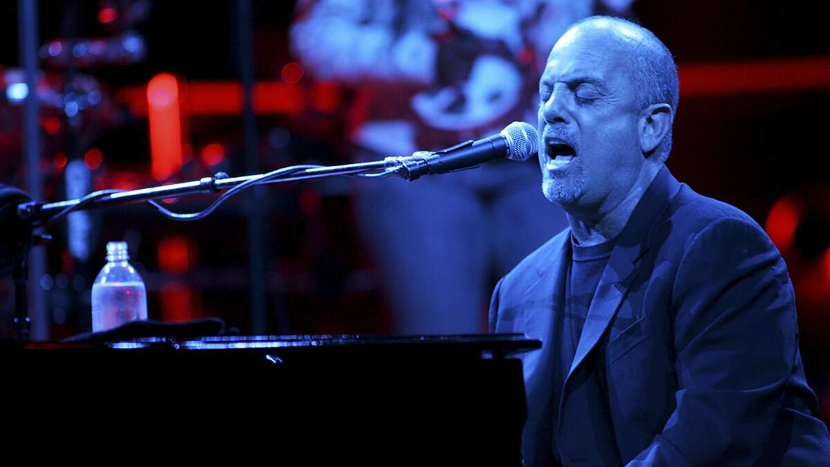 Billy Joel's Philly Tribute To Tina Turner...And A Duet With Stevie