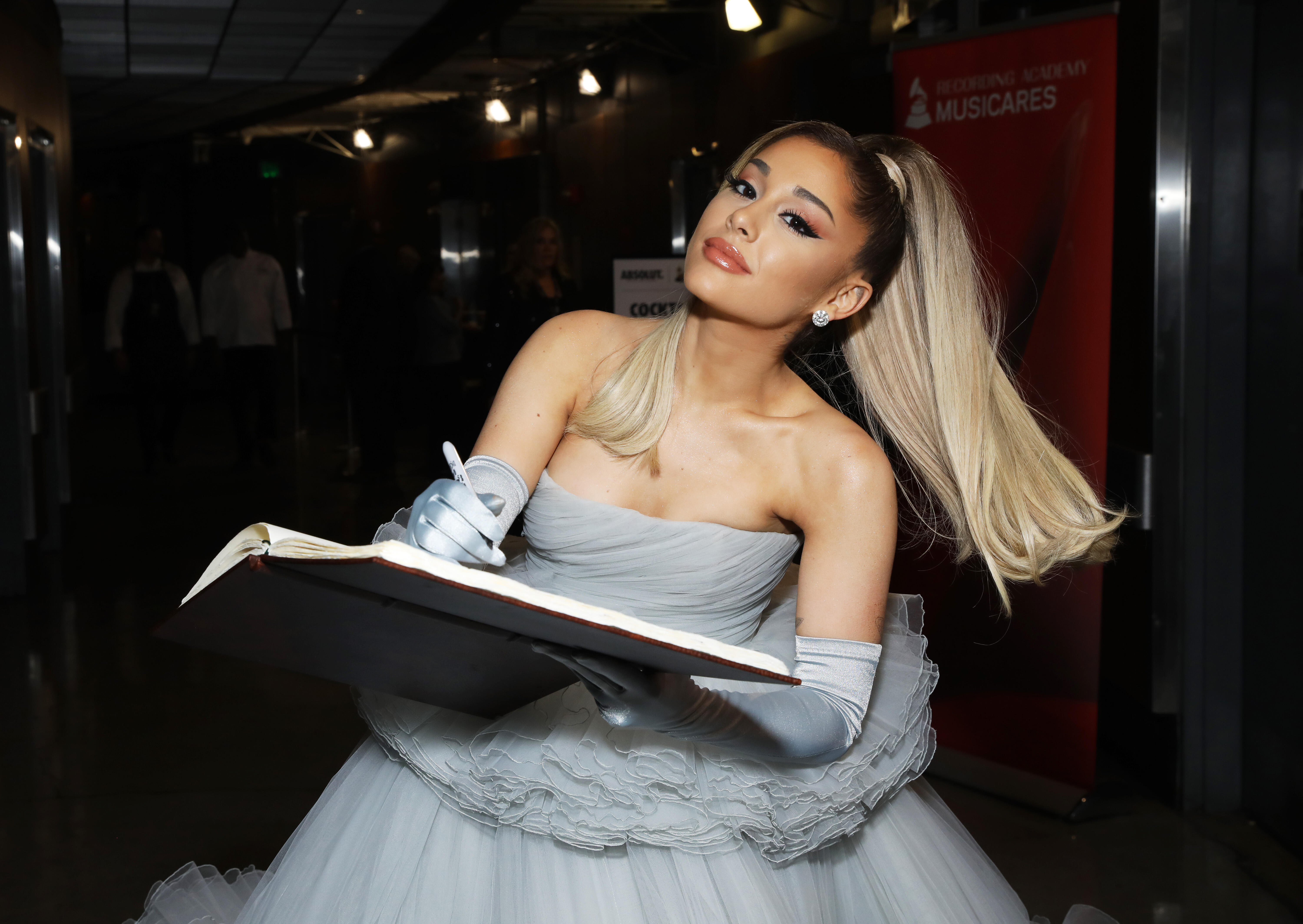 Ariana Grande Begs Fans To Stop Leaking Music – SheKnows