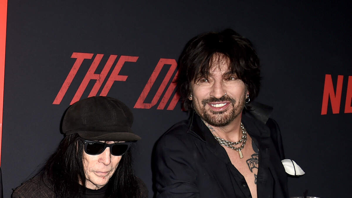 Mick Mars and Motley Crue Drama Continues... Lone Star 92.5 The Bo