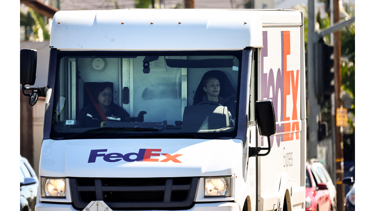 Fedex To Cut 10 Percent Of Its Executive Level Positions