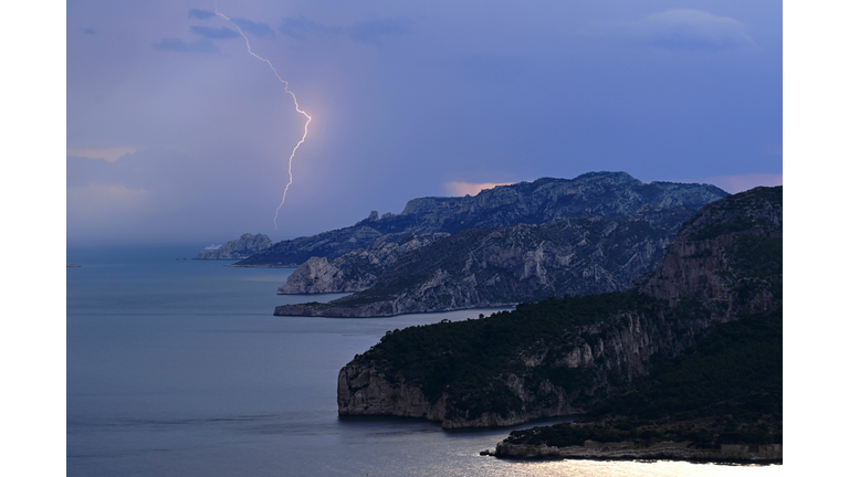 FRANCE-WEATHER-ENVIRONMENT-STORM