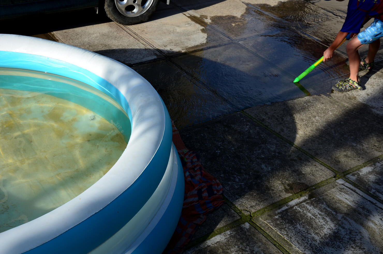 Homeless Encampment In Seattle Installs BlowUp Swimming Pool iHeart