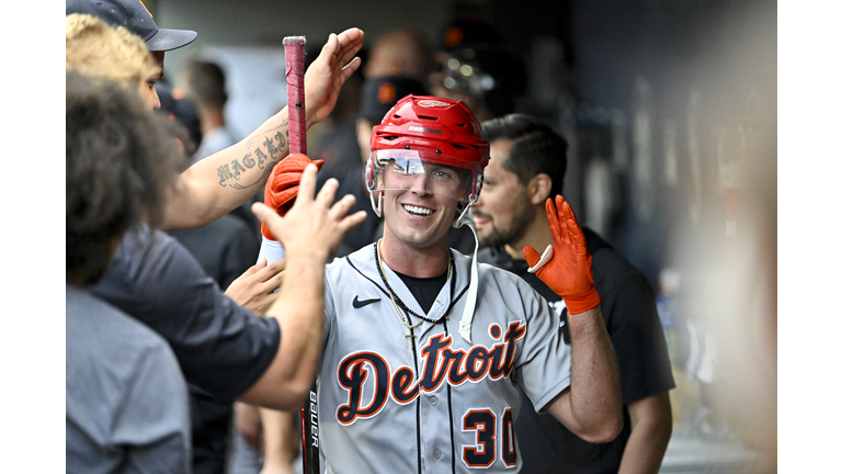 Carpenter homers twice to help Lorenzen and the Tigers beat the Mariners 6-0