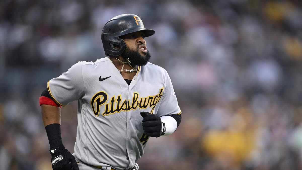 Pirates trade first baseman Carlos Santana to Milwaukee Brewers - Bucs  Dugout