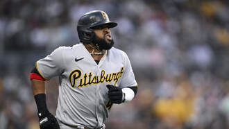 Brewers acquire first baseman Carlos Santana from Pirates