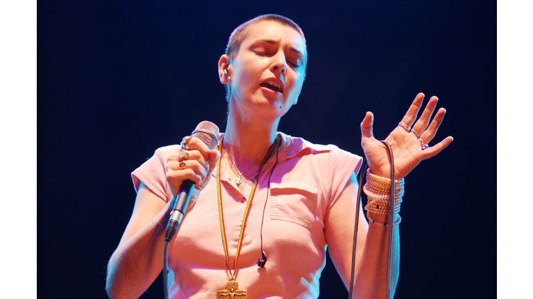 Sinead OConnor Sings In Concert