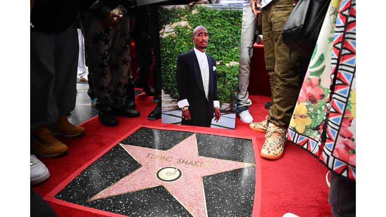 US-ENTERTAINMENT-MUSIC-HWOF-TUPAC