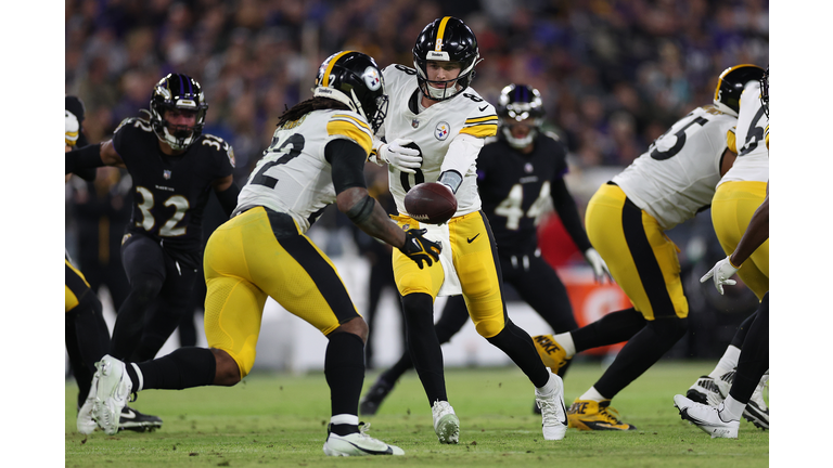 Pittsburgh Steelers v Baltimore Ravens