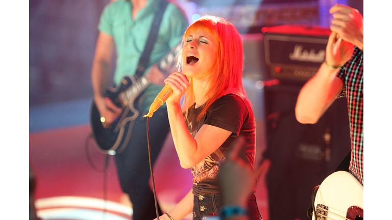 MTV TRL Presents Paramore, Josh Hartnett, Rihanna And Laura Bell Bundy