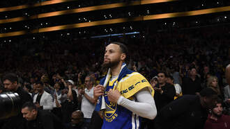 Steph Curry Performs with Paramore in SF!