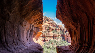 The Sedona Effect / Mysterious Encounter