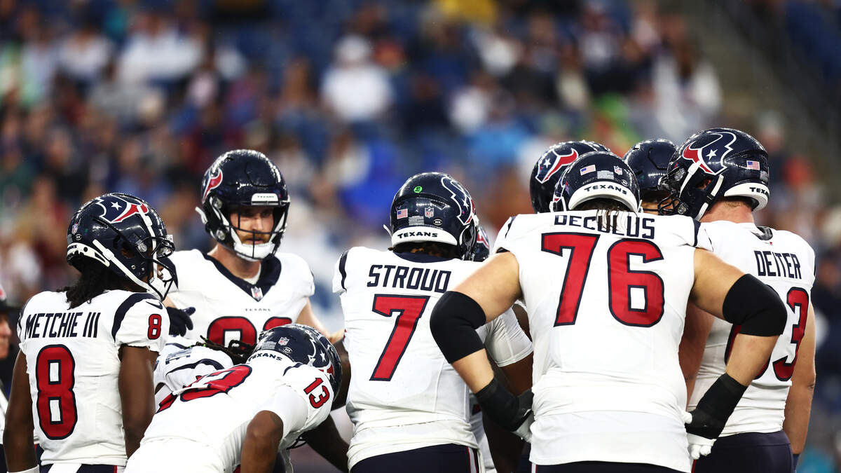 Since we are playing the Texans tonight, let's never forget them walking  into Gillette like this only to get blown out 42-14 : r/Patriots