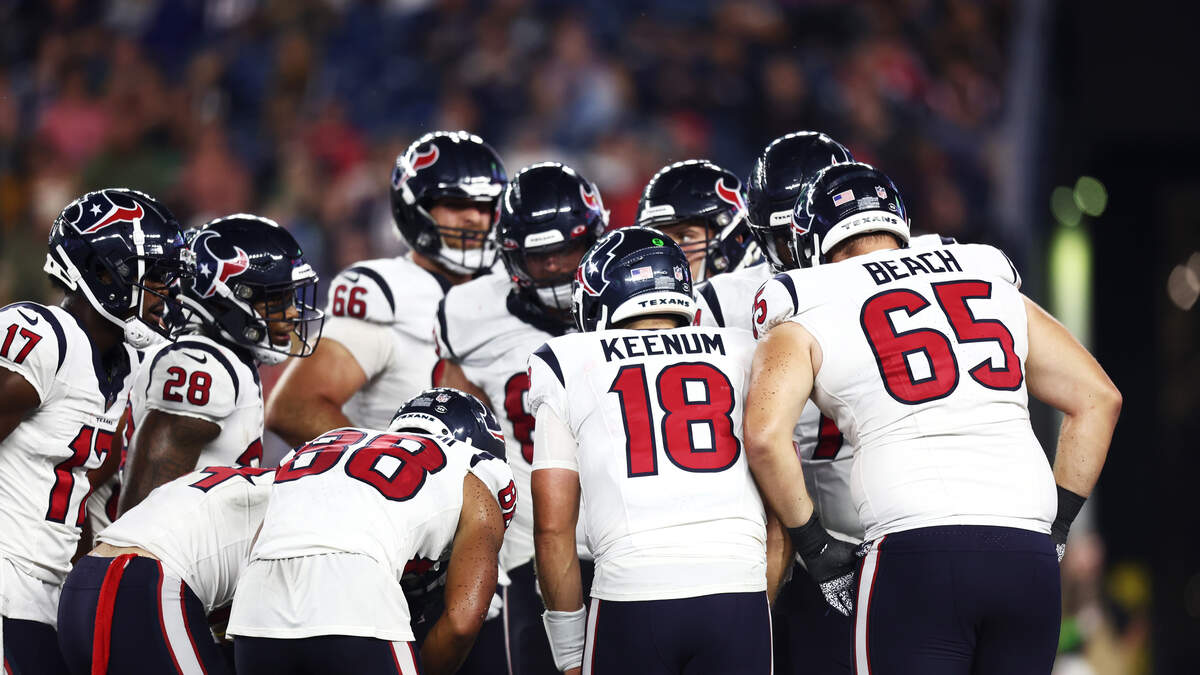 Houston Texans running back Dare Ogunbowale (33) warms up before an NFL  preseason football game against the New England Patriots, Thursday, Aug.  10, 2023, in Foxborough, Mass. (AP Photo/Steven Senne Stock Photo - Alamy