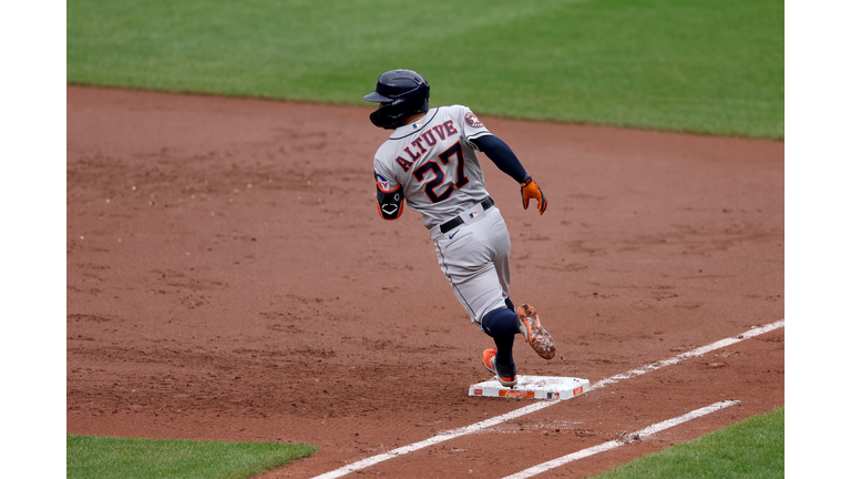 Houston Astros v Baltimore Orioles