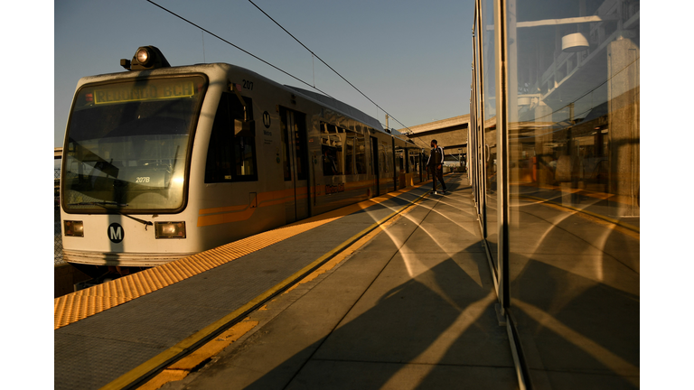 L.A. Metro riders save 50% on Super Bowl Experience