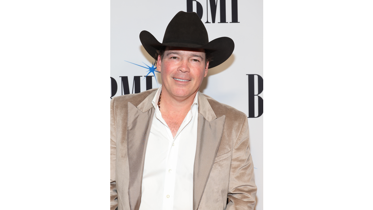 Toby Keith Receives BMI Icon Award at the 2022 BMI Country Awards