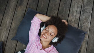 Could listening to a POEM put you in a better mood?