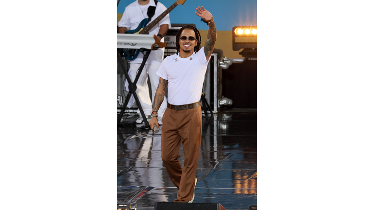 Ozuna Performs On ABC's "Good Morning America"