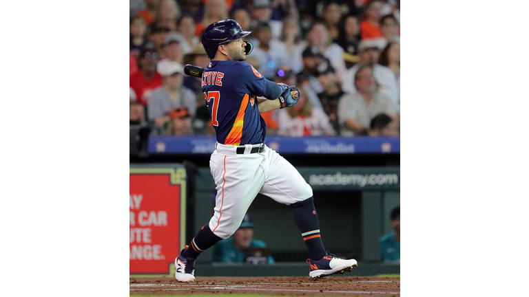 Houston Astros star Jose Altuve reaches 2,000 career hits