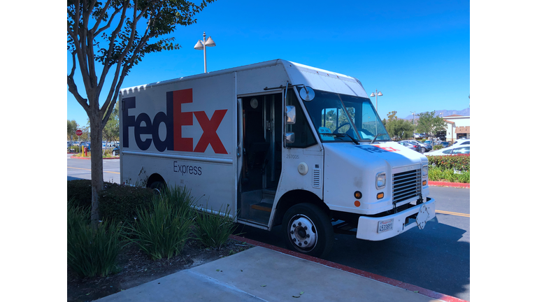 FedEx Delivery truck at Moorpark Marketplace