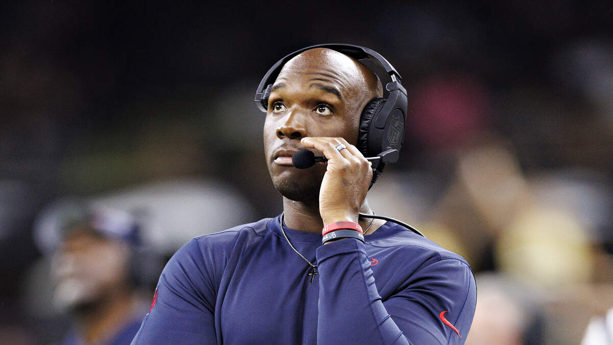 Texans defensive coordinator Matt Burke calling plays during preseason:  'Been running fairly smoothly'