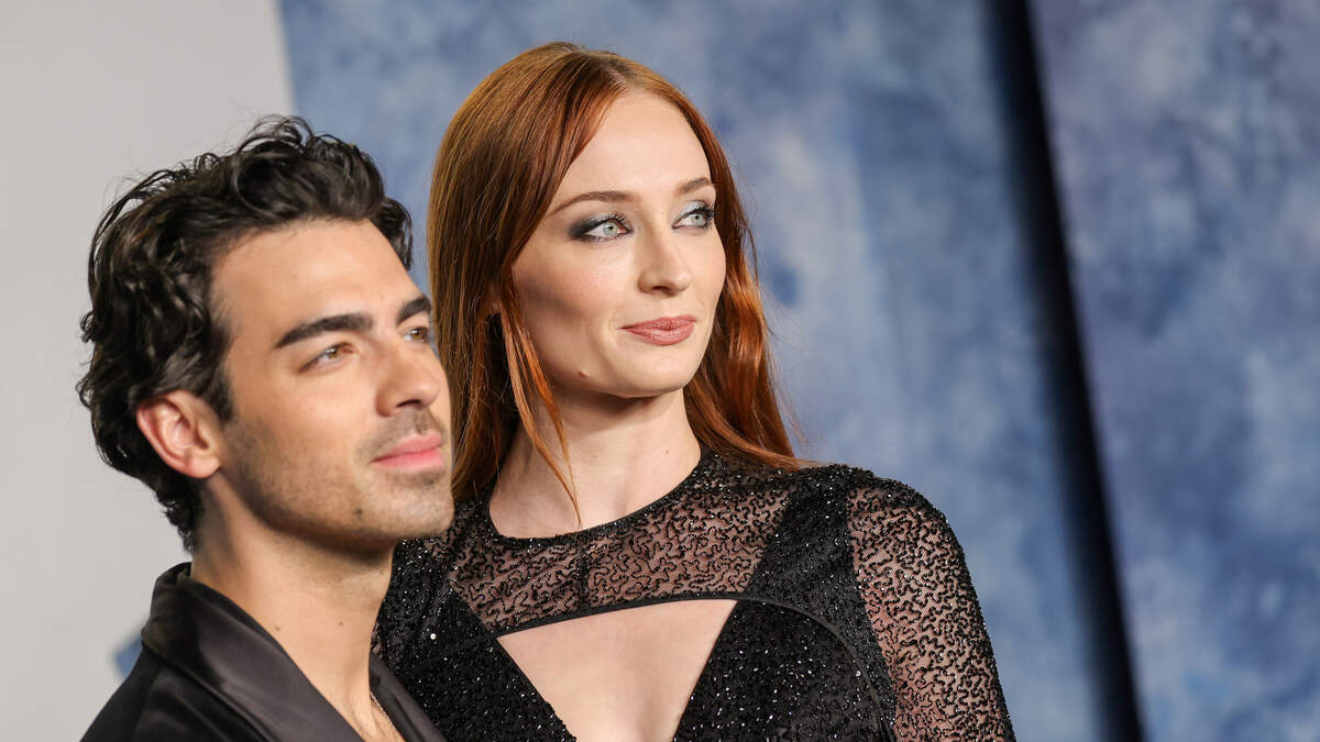 Photos from Sophie Turner & Joe Jonas: Romance Rewind