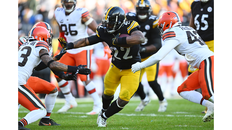 Cleveland Browns v Pittsburgh Steelers