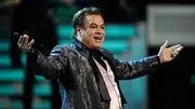Juan Gabriel revive con un nuevo disco 