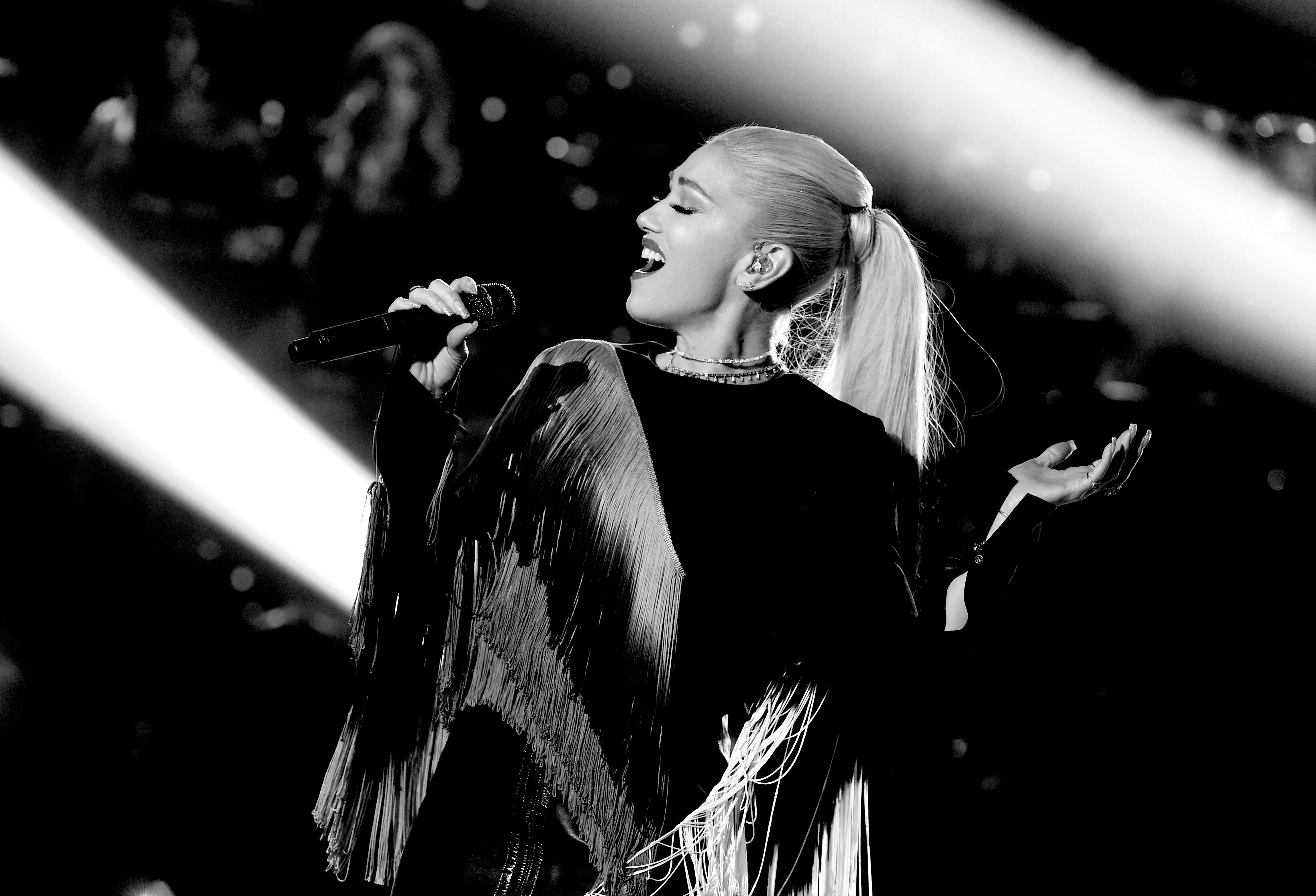 Gwen Stefani'S Shocking Honda Center Leak! - l38no20