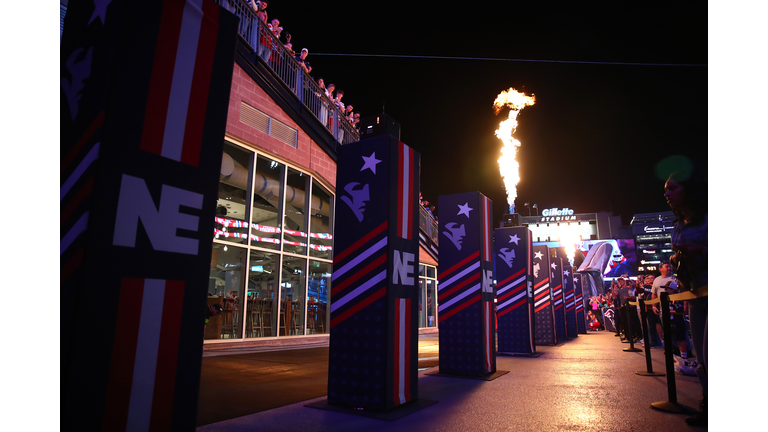 Miami Dolphins v New England Patriots