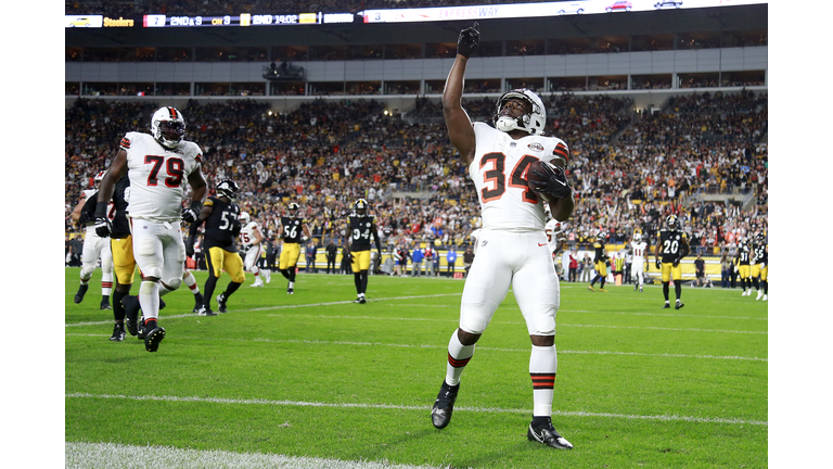 Cleveland Browns v Pittsburgh Steelers