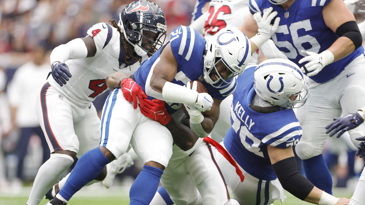 Tavierre Thomas broke his hand against the Colts. : r/Texans