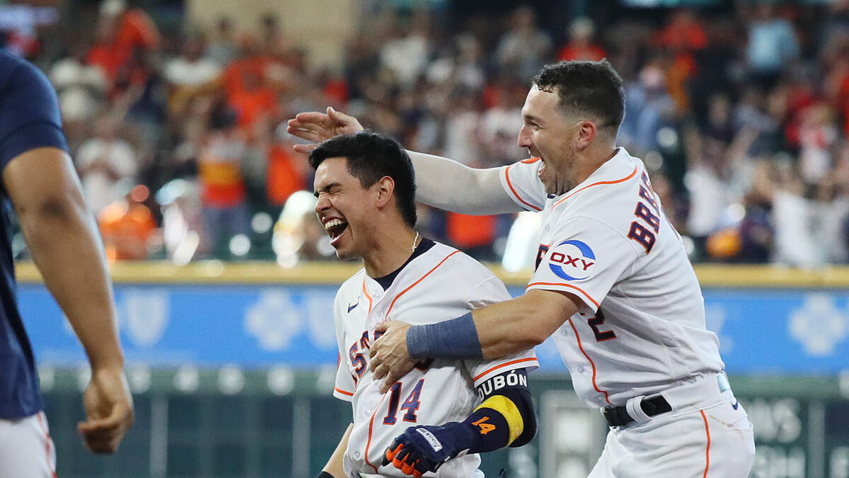 Dubon's 9th-inning single lifts Astros over Orioles 2-1 to stay atop AL