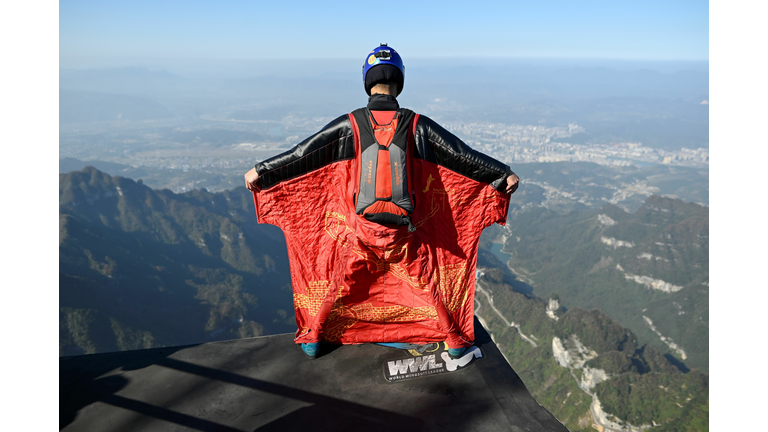 CHINA-LIFESTYLE-SPORT-WINGSUIT