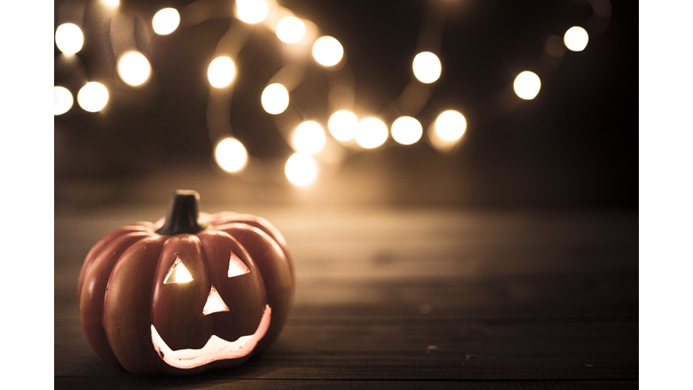 Halloween pumpkin wallpaper with string lights