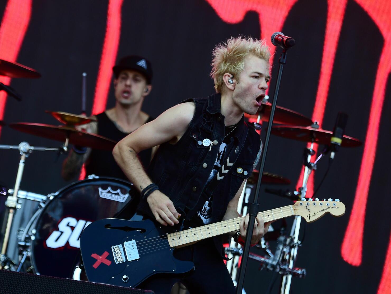 Sum 41  iHeart