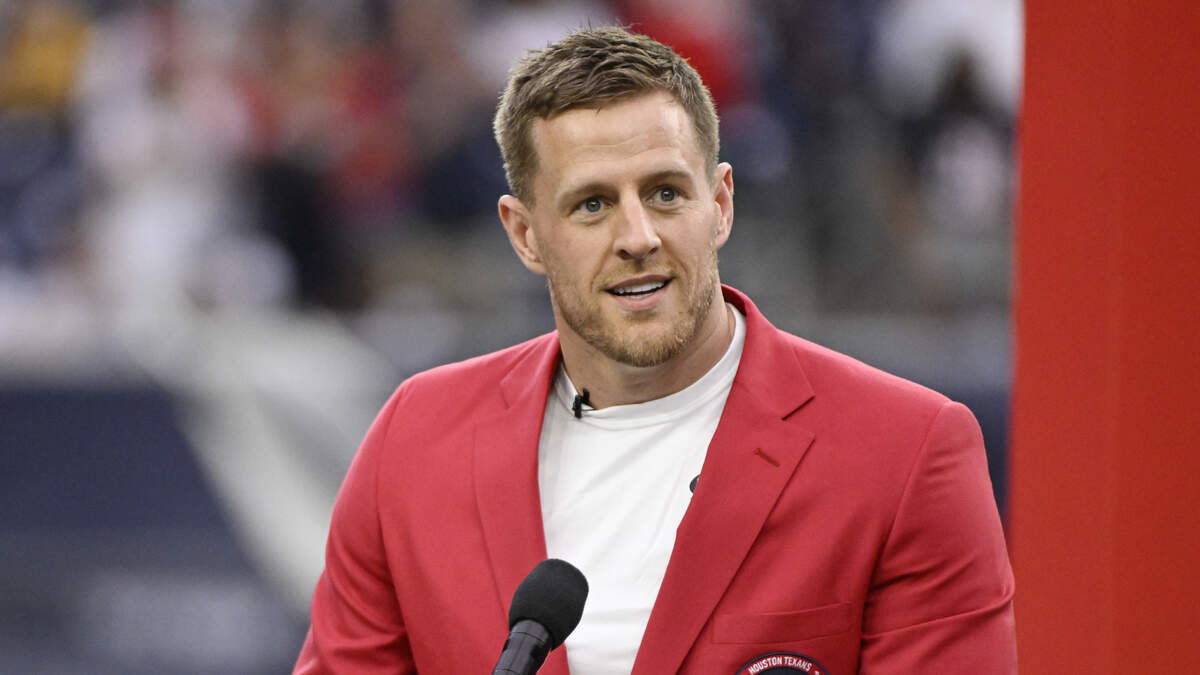 Texans honor J.J. Watt, dominate Steelers 30-6 at home