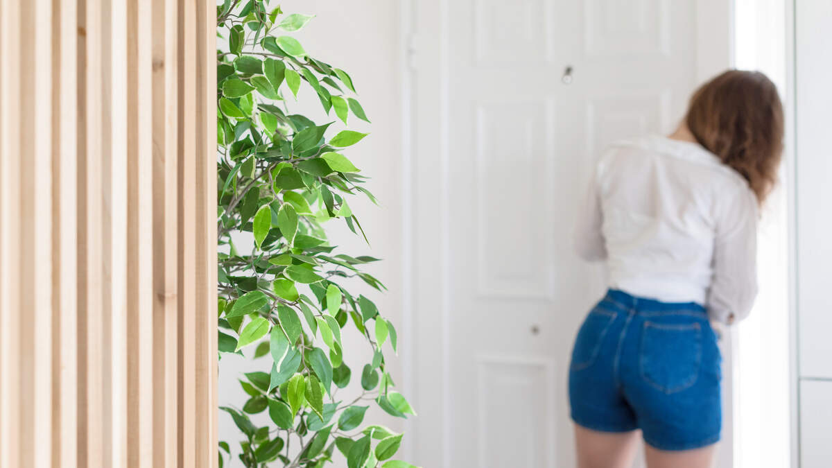 What Does "Katy Bar the Door" Mean? 93.1 WPOC The Laurie DeYoung Show