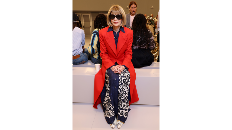 Loewe : Front Row - Paris Fashion Week - Womenswear Spring/Summer 2024