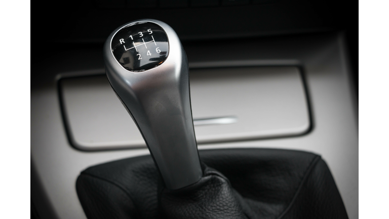 Gear shift handle